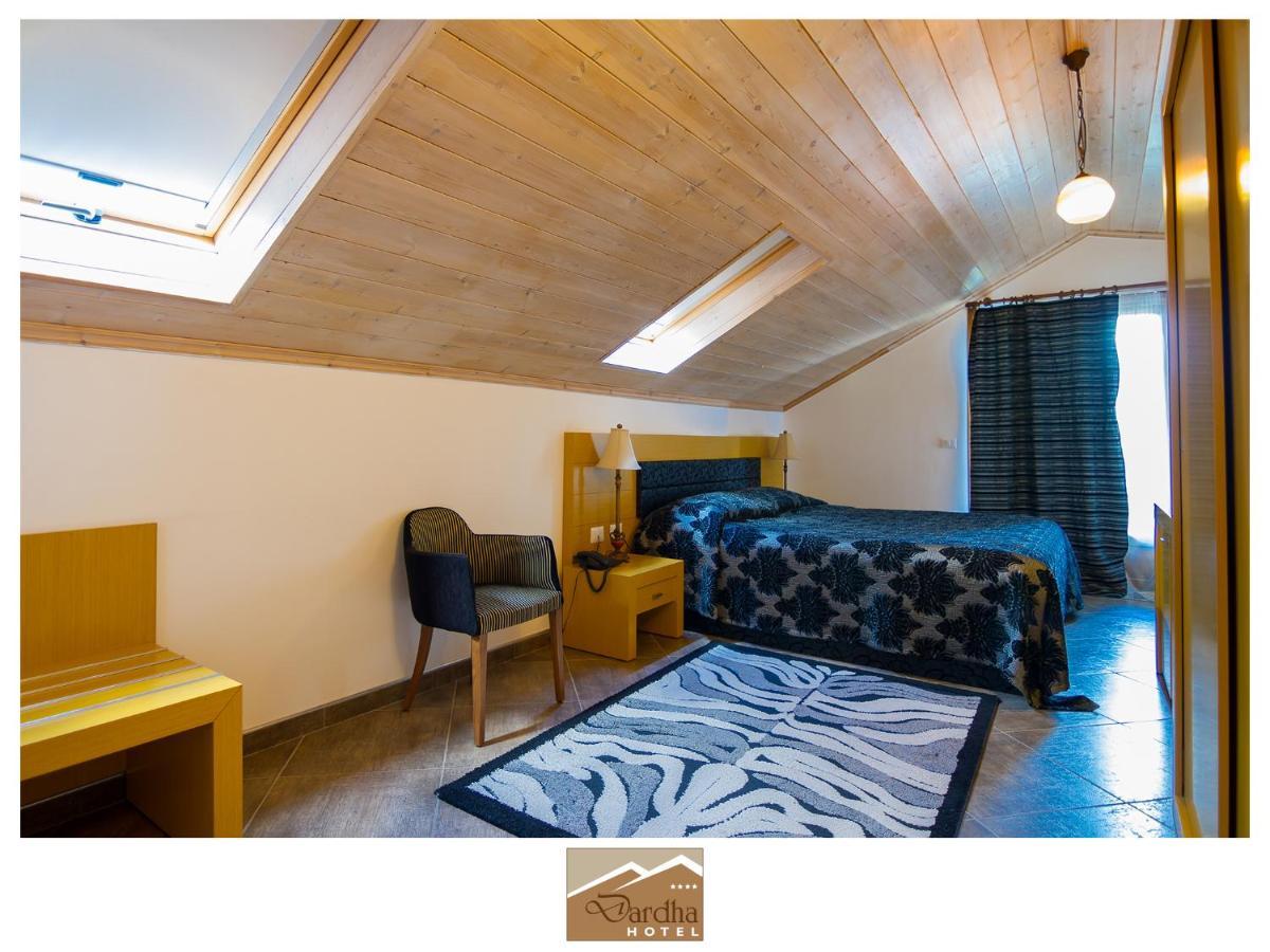 Hotel Dardha Kamer foto