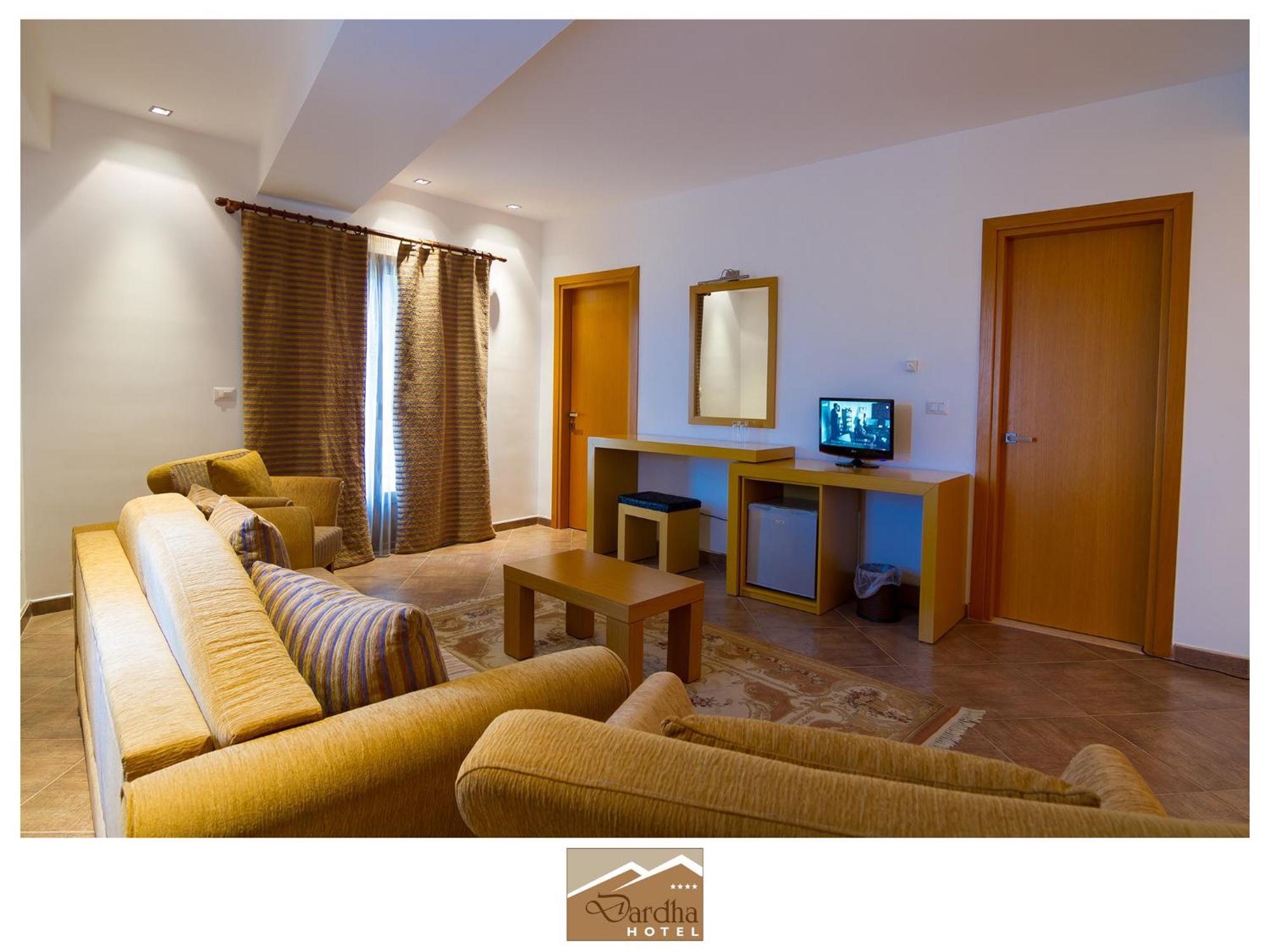 Hotel Dardha Kamer foto
