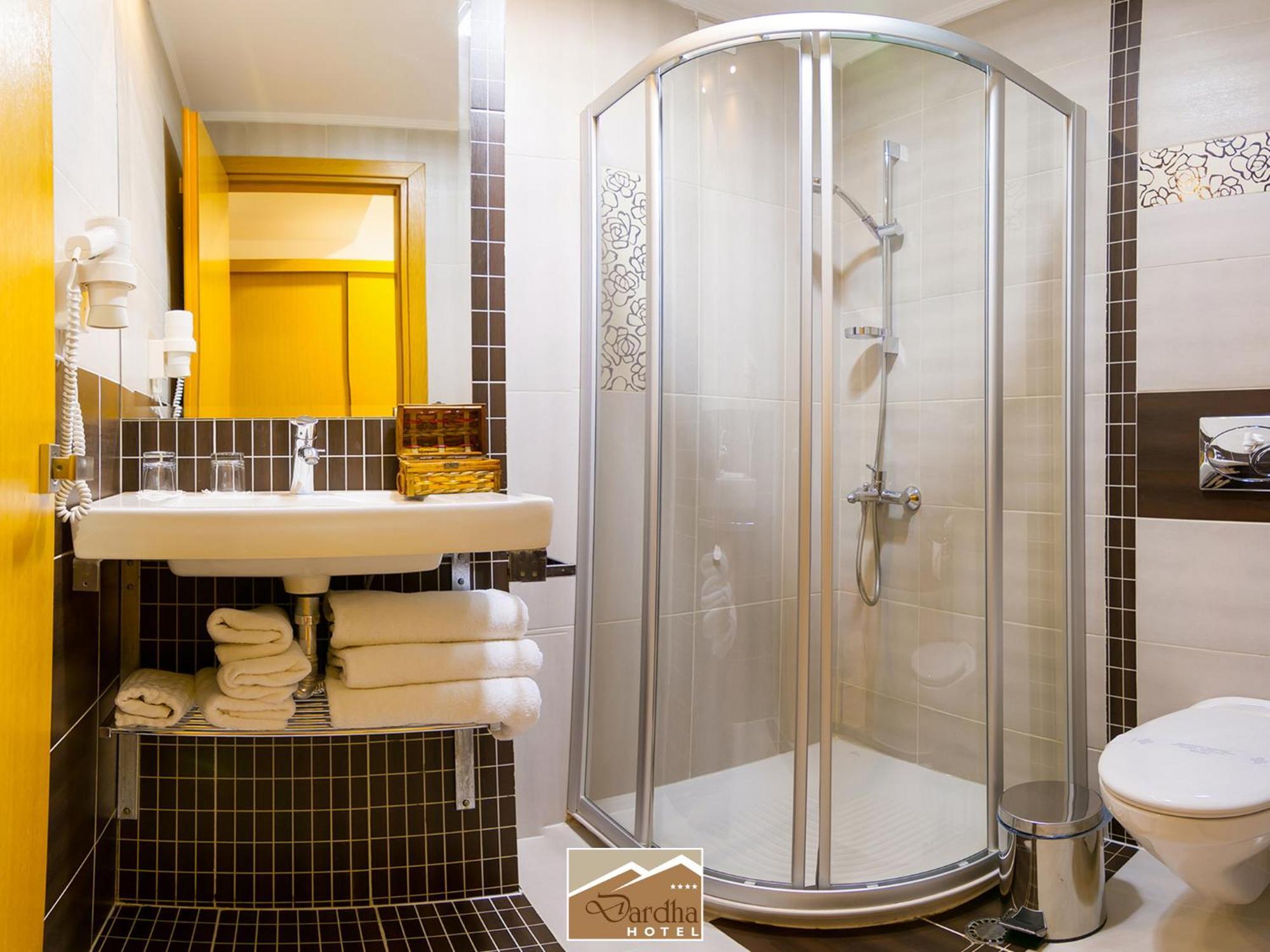 Hotel Dardha Kamer foto
