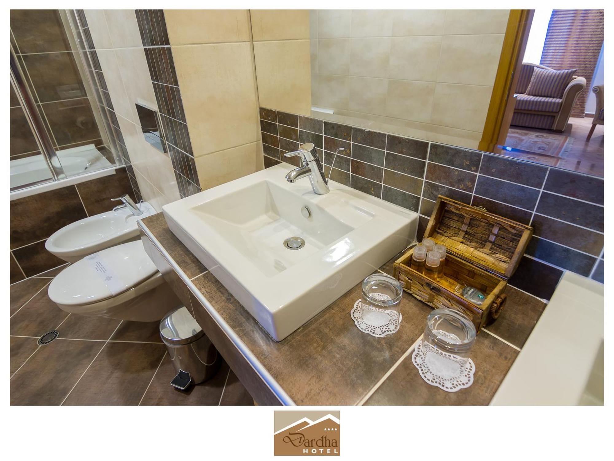 Hotel Dardha Kamer foto
